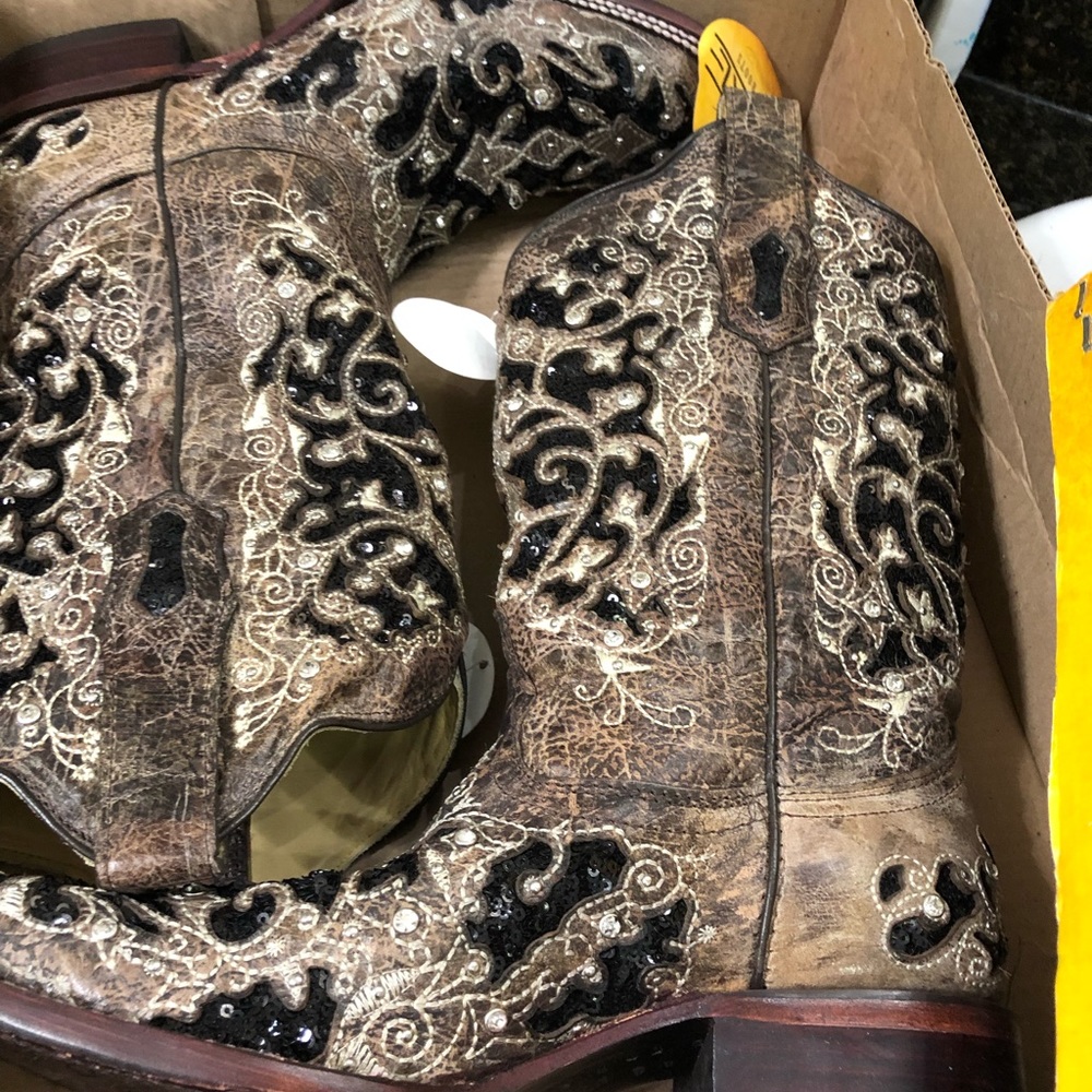 Boots - Picture 2 of 5